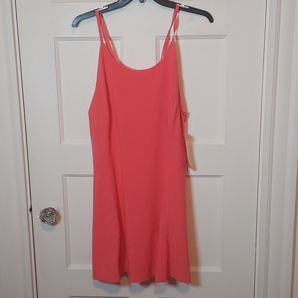 Athleta Infinity Exercise Dress in Coral Petal - Picture 4 of 16